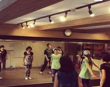 movement dance school 上野校